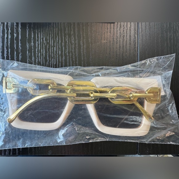 Bold Cream Square Sunglasses with Amber Tint
0376 - Picture 3 of 3